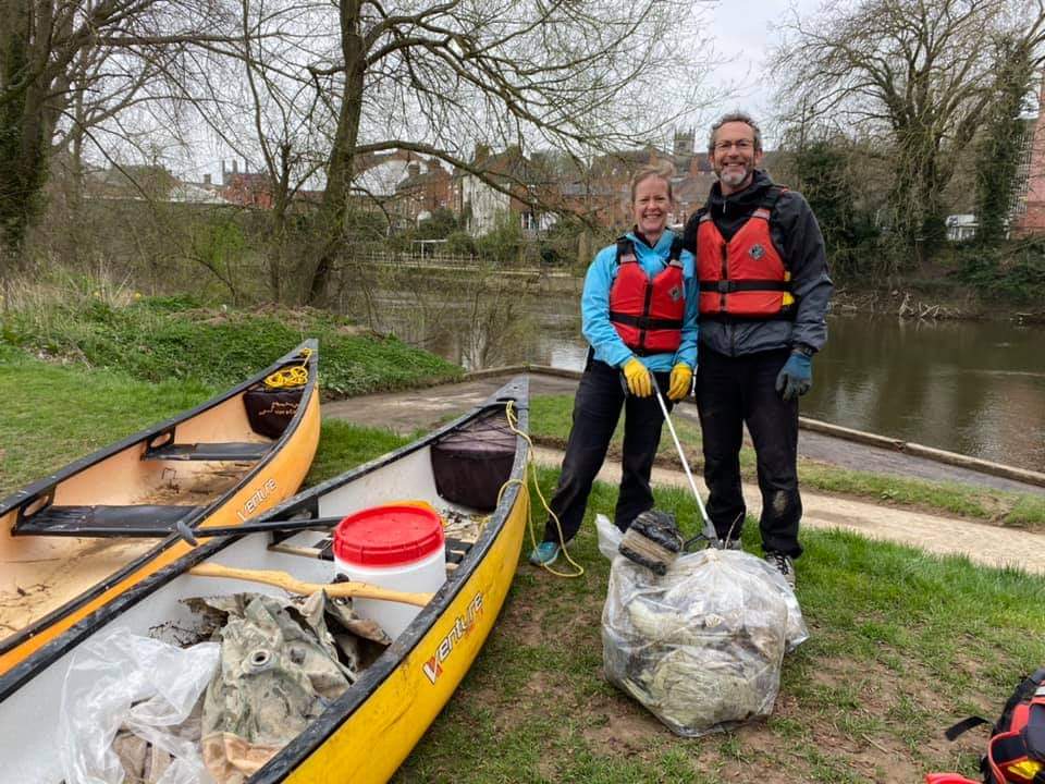 Hire A Canoe Plastic Paddlers Litter Pick Shrewsbury Shropshire