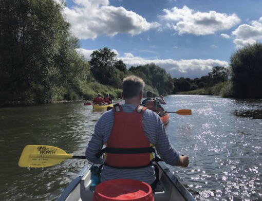 Montford Bridge to Shrewsbury canoe hire Shropshire canoes on the River Severn